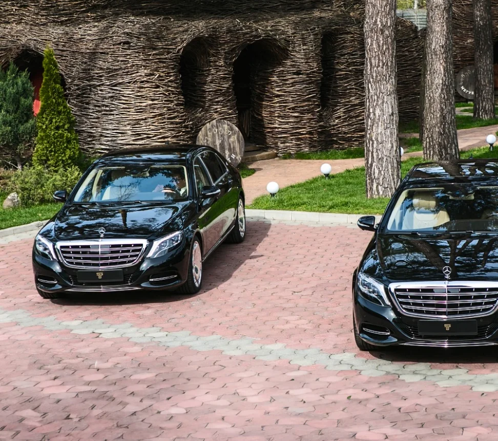 Como é que um serviço de transporte de luxo na Bulgária aumentou a base de clientes com ASO e anúncios em linha