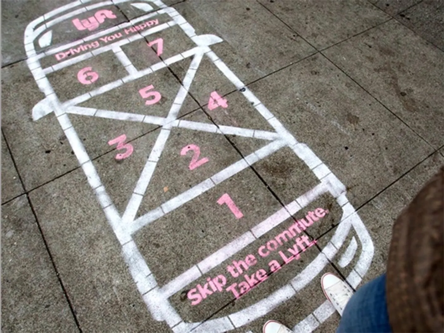 Taxi advertising ideas: 5 tips to promote offline